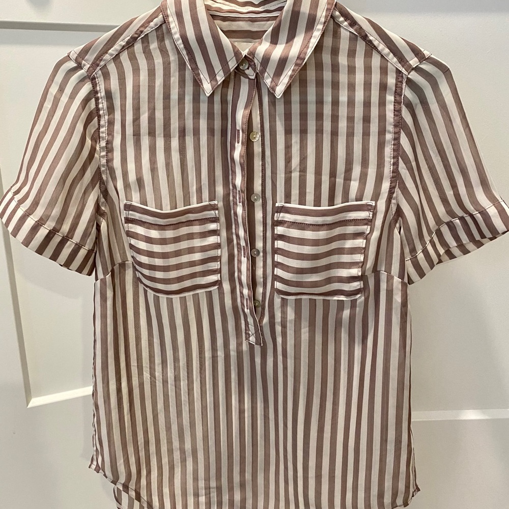 Short sleeve collared shirt